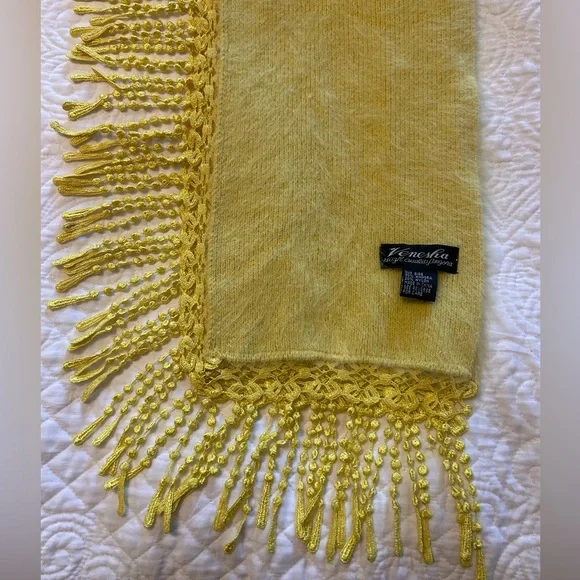 Vintage Vanesha Angora Fur Elegant Muted Yellow Fringe Scarf - Picture 4 of 9